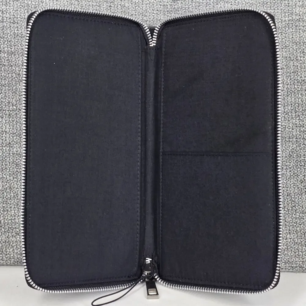 MARC JACOBS PASSPORT & DOCUMENT ORGANIZER – FULL ZIP – FAUX LEATHER – BLACK